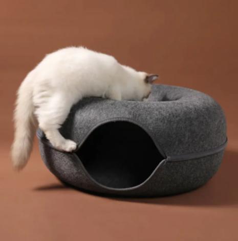 Felt Cat Tunnel & Cave Bed - Scratch-Resistant & Washable Donut Design
