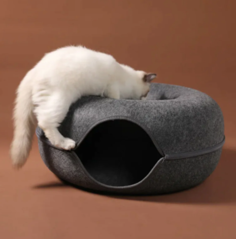 Felt Cat Tunnel & Cave Bed - Scratch-Resistant & Washable Donut Design