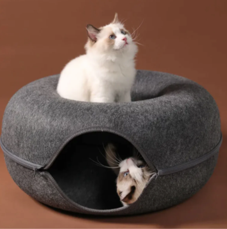 Felt Cat Tunnel & Cave Bed - Scratch-Resistant & Washable Donut Design